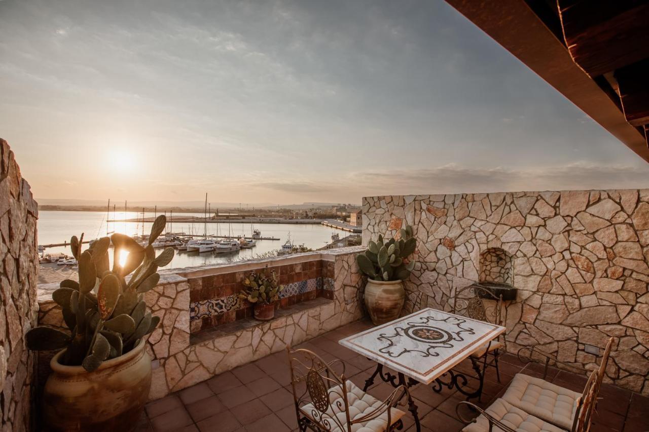 Palazzo Giunta - Porta Marina Ortigia Acomodação com café da manhã Syracuse Exterior foto