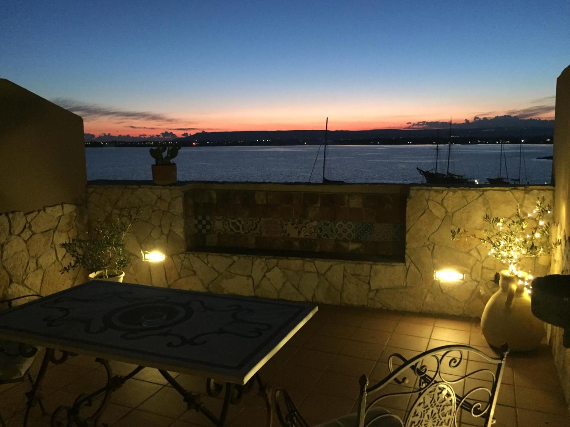 Palazzo Giunta - Porta Marina Ortigia Acomodação com café da manhã Syracuse Exterior foto
