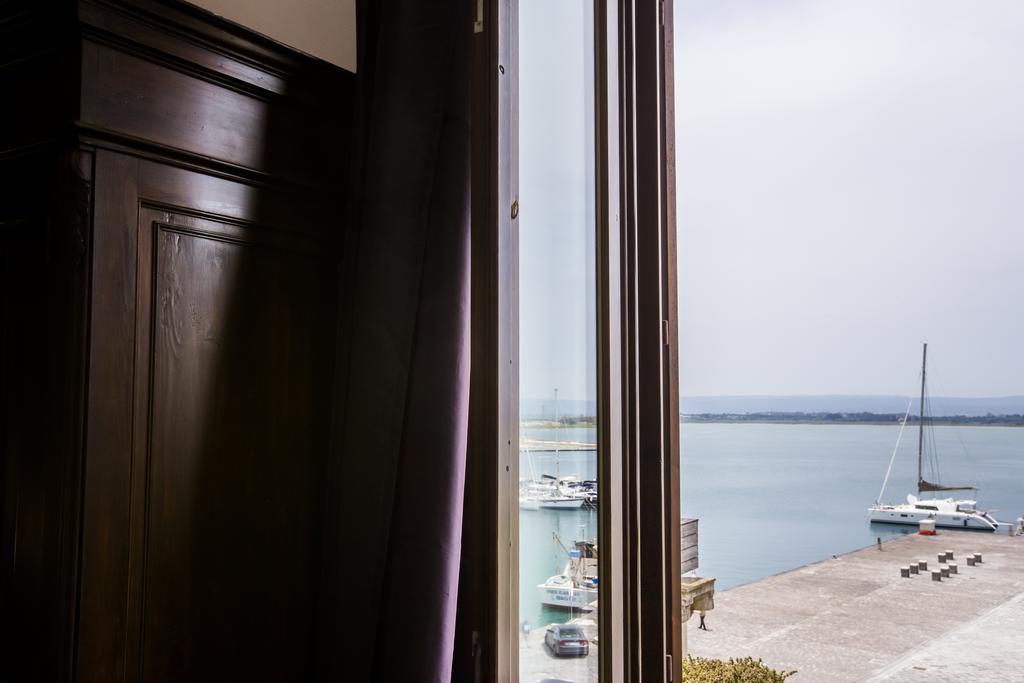 Palazzo Giunta - Porta Marina Ortigia Acomodação com café da manhã Syracuse Exterior foto