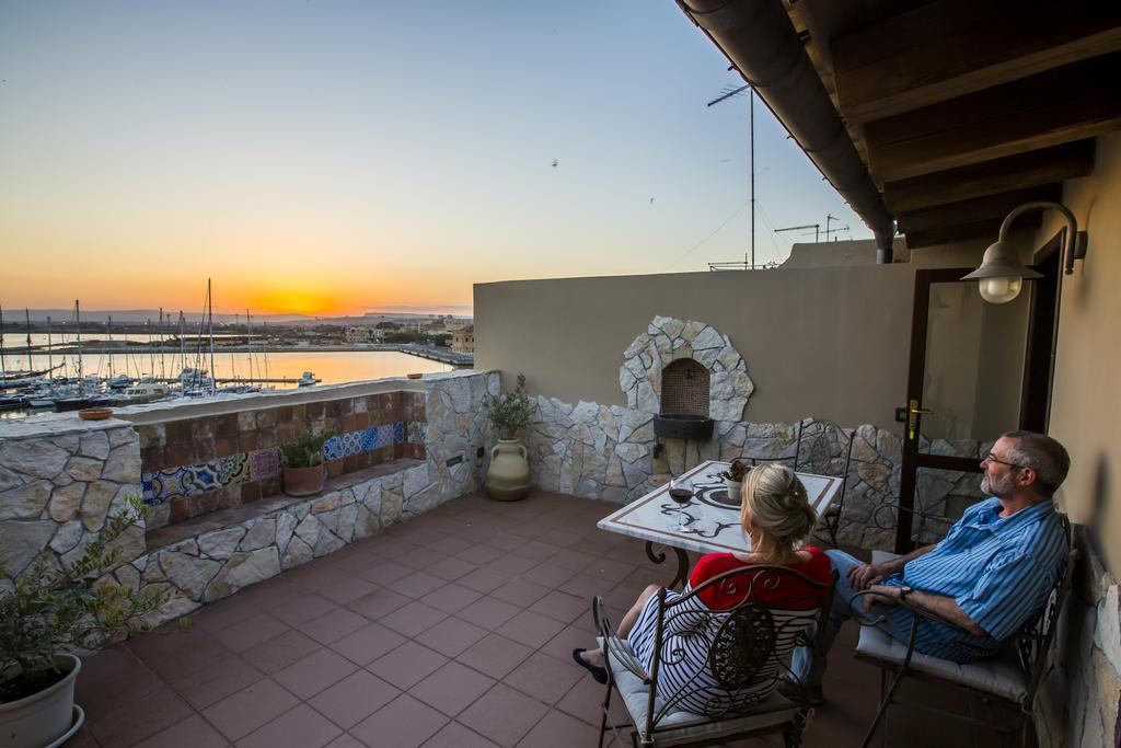 Palazzo Giunta - Porta Marina Ortigia Acomodação com café da manhã Syracuse Exterior foto