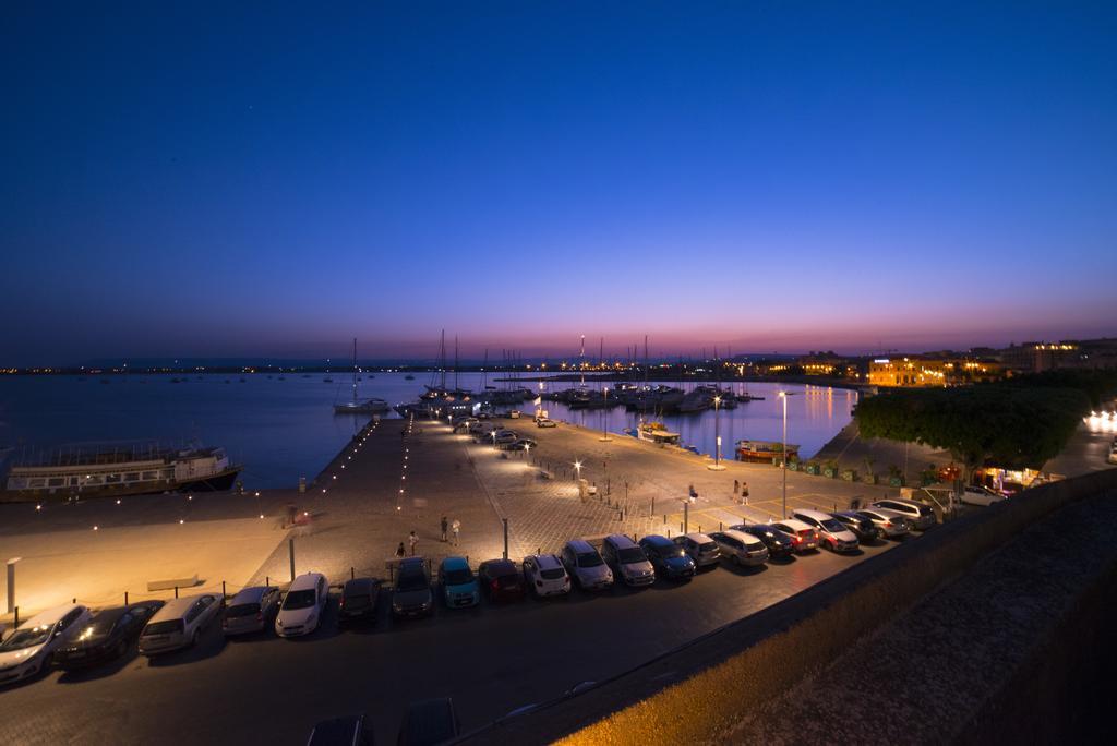 Palazzo Giunta - Porta Marina Ortigia Acomodação com café da manhã Syracuse Exterior foto